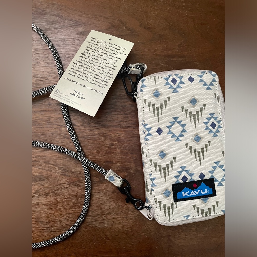 Kavu wallet and shoulder bag